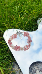 Vòng Tay Handmade Love Bloom Dâu Tây Mix Ngọc Trai - Hợp mệnh Thổ Hoả - Chữa Lành Xoa Dịu Nữ Tính -Bluegems