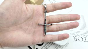Vintage Narsil Broken Sword Necklace For Men Women Moveis Jewelry Cosplay Cool Punk Sword Pendant Necklace Gift