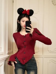 เสื้อถักคอวีแขนยาวทรงเข้ารูปสีแดงสไตล์ฝรั่งเศสสำหรับผู้หญิง เสื้อชั้นในสั้นทรงหลวมแขนกระดิ่ง ทรงเข้ารูป ฤดูใบไม้ร่วง/ฤดูหนาว