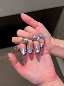 Silver Gradient Cat Eye Nail Wear Short Style Autumn Winter New Arrival Elegant Feeling Bright Color Series from Mainland China