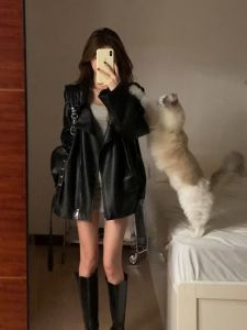 เสื้อแจ็คเก็ตหนัง PU สีดำ คอวี แขนยาว ทรงหลวม ดีไซน์เก๋ไก๋ สำหรับผู้หญิง ฤดูใบไม้ร่วง/ฤดูหนาว เสื้อตัวบน