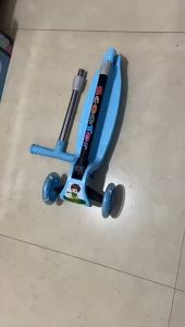 [GIAO 2H]Xe scooter Phát Sáng cho bé Từ 1 đến 5 Tuổi Thiết Kế Chắc Chắn Xe Phát Sáng Khi Chạy -Xe Trượt Scooter cho bé xe scooter trẻ em 3 bánh gấp gọn có đèn phát sáng