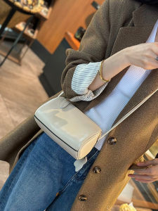 Vintage Style Mini Pillow Shaped Leather Crossbody Bag for Women Soft Handle Magnetic Buckle Closure Casual Handbag