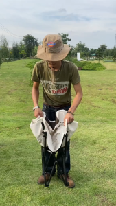 เก้าอี้สนามพับ สำหรับ ดูคอนเสิร์ต ตั้งแคมป์ปิ้ง ฯลฯ ขนาดตอนกาง 45 x 57 x 67 ยี่ห้อ EASY LIFE รุ่น YL