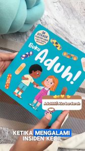 Buku Aduh! Board Book dengan 36 Sticker Plester Luka cabut-tempel (reusable) - Buku Edukasi Anak [GinukGinuk]