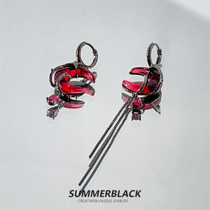 ต่างหูรูปพระจันทร์สีแดงสไตล์โรมันแวร์ ดีไซน์เก๋ไก๋ สไตล์วินเทจ เครื่องประดับแฟชั่นสำหรับผู้หญิง