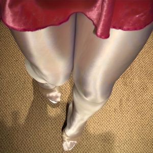 ถุงน่องมันกลอสหรูหราสําหรับผู้หญิง ถุงน่องสีทึบ ผ้าถักหนา ตะเข็บด้านหลัง สง่างามและเซ็กซี่