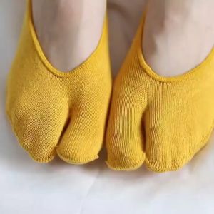 NEW VIORANO - Kaos Kaki Wanita Flat Shoes Model Jempol Hidden Toe Socks 2 Jari Low Cut
