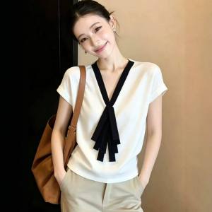 Colorblock Tie Front V-Neck Slimming T-Shirt Large