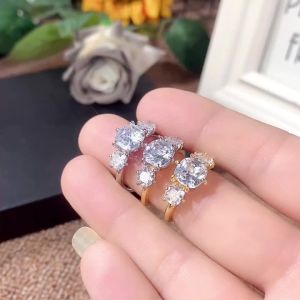 Huitan Fashion Contracted Design Wedding Band Rings for Women Sparkling Crystal Cubic Zirconia Engagement Ring Party Hot Jewelry
