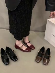KORS รองเท้าแมรี่เจน รองเท้า Mary Jane หัวเหลี่ยม รองเท้าผู้หญิงพื้นนิ่มสไตล์ฝรั่งเศส รองเท้าผู้หญิงพื้นแบนย้อนยุค