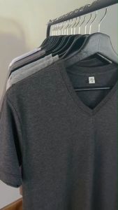 เสื้อยืดสีพื้น คอวี แขนสั้น ( V - NECK) 8 สี ใส่สบาย ไม่หด แห้งเร็ว (สินค้าพร้อมส่ง)