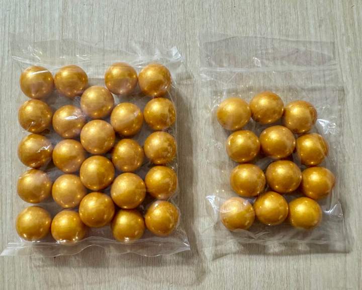 Edible%20Gold%20Dragees%20/%20Gold%20Pearl%20Sprinkles%20for%20cake%20decoration%20-%20Image%207