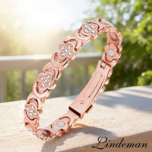 Vòng tay đồng nguyên khối hình cỏ bốn lá dành cho nữ đính đá Cubic Zirconia lấp lánh – Vòng tay năng lượng cao cấp có thể điều chỉnh với khóa thông minh giúp giảm đau lưu thông máu và chăm sóc sức khỏe