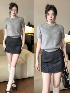 กระโปรงสั้นลายจุดสีเทา ทรงเอเอวสูง ทรงสลิมฟิต ทรงลำลอง กระโปรงสั้นทรงเอสำหรับผู้หญิง ฤดูใบไม้ร่วง 2025 กระโปรงสั้นทรงเอเอวสูง