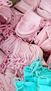 คุณพร้อมส่ง ถุงผ้า ถุงหูรด ถุงผ้ากำมะหยี่ ถุงใส่ของชำร่วย เครื่องประดับ... สินค้าพร้อมส่งในไทย