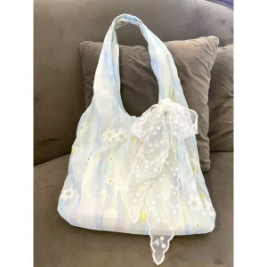 กระเป๋าผ้าใบปักลายแฟชั่นฤดูร้อน 2024 กระเป๋าถือผู้หญิง กระเป๋าสะพายไหล่ข้างเดียว กระเป๋าถือ กระเป๋าสะพายข้าง กระเป๋าผ้าใบ