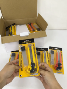 Jian Zhong Cutter Set- 1pc cutter and 5pcs spare blade