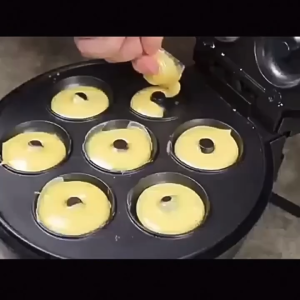 8 - Hole Donut Maker Electric - Ideal for Sandwich & Sweet Cakes! High - Capacity for Small Businesses & Food Trucks