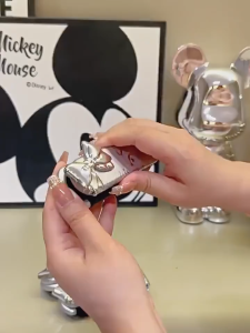 Portable Foldable Mirror Kawaii Cute Makeup Mirror Kuromi Melody Hello Kitty Folding Airbag Comb