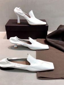 สีขาว รองเท้าส้นสูง Mary Jane Square Head สบายสไตล์ฝรั่งเศส ผู้หญิง ส้นหนา หลากหลาย รองเท้า Retro ของแท้ หนัง ของแท้จากอังกฤษ