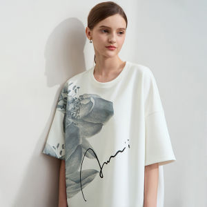 AMII | Autumn New Round Neck Loose Fit Floral Embroidered T-Shirt