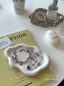 INS Jewelry Plate Cloud Ceramic Tray Single Layer Light Luxury Jewelry Storage High-End Perfume Display Entrance Key Storage Ornaments