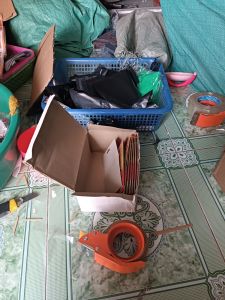 Vỉ nhựa tròn đỏ dùng cho đồ chơi tuổi thơ