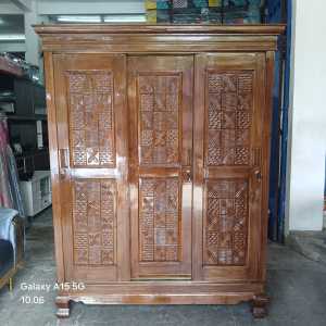 LEMARI PAKAIAN SLEDING KAYU 3 PINTU FREE ONGKIR SERANG KOTA