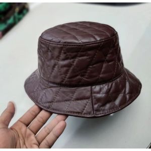Topi Bucket kulit domba/model garis kotak