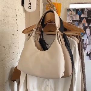 ใหม่ กระเป๋าสะพายข้างคล้องไหล่งาน สไตส์ทรงถุงช้อปปิ้ง ทรงกว้างใส่สัมภาระ ย