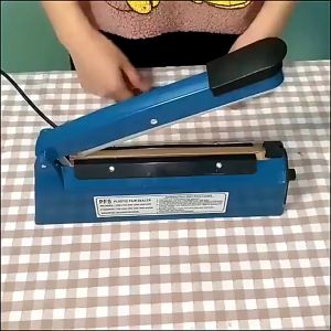 Hand sealer impulse sealer mesin penyegel perekat plastik 30 mm Hand sealer impulse sealer mesin penyegel perekat plastik 30 mm Alat press perekat kemasan plastik impulse hand sealer 30cm CAT-HSL930 Alat Perekat Plastik