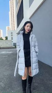 [Voucher 15% MOV 199K cap 100K Áo khoác phao nữ cao cấp dáng dài HeraDG túi chéo mũ lông và đai eo tháo rời vải gió chống nước chống bám bụi WJKBD4016