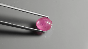 1.20 ct พลอยแท้ พลอยแดง เผาเก่า (Heated Ruby) ไข่หลังเบี้ย สีชมพู จอร์สัน