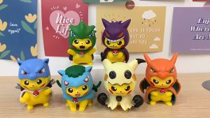 Action Figure POKEMON PIKACHU COSPLAY - Miniatur Topper Kue Pajangan Mainan Pikacu Poncho Black Clover Nanatsu no Taizai