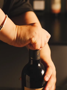 ที่เปิดไวน์ไฟฟ้า ที่เปิดขวดไวน์ไฟฟ้า ที่เปิดอัตโนมัติ วัสดุสแตนเลส แข็งแรงทนทาน พร้อมไฟ LED ในตัว พร้อมที่ตัดฟอยล์ Electric Wine Opener Stainless Steel Wine Bottle Opener Wine Corkscrew with LED Light and Tin Cutter Bar Wine Tool