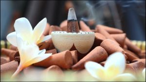 Dupa Wangi Aroma Terapi Gaharu dan Cendana Asli Eceran Abu Dingin Nyala 2 Jam