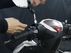 Universal 10mm Motorcycle Rearview Side Mirrors with LED Turn Signal Lights Indicator Black For Honda Suzuki Yamaha D