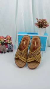 OXXO รองเท้าเพื่อสุขภาพ รองเท้าส้นเตารีดแบบสวม สูง2นี้ว งานเย็บมือทนทาน สวมใส่สบาย น้ำหนักเบามาก 1A6194