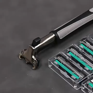 Pisau Cukur Super Tajam Free 6 Mata Pisau Pencukur Tangan 3 Lapisan Untuk Kumis Jenggot Serbaguna dengan 6 Mata Pisau Tambahan