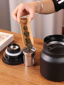 1000ml กาชงชา 316 กาน้ำชา ที่กรองชา เครื่องชงชา กาชงชาแบบกรอง ชงชา tea pot แก้วชา กาชงน้ำชา กาน้ำชาแบบกรอง เครื่องกรองชา กากรองชา กระบอกน้ำวามเย็น มีฉนวนกันความร้อน ของใช้ในครัวเรือน เกรด