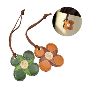 พวงกุญแจหนังรูปดอกทานตะวันสำหรับผู้หญิงพวงกุญแจจี้กระเป๋ารถแฟชั่นที่ตัดกันจี้รูปการ์ตูนกลีบดอกไม้5แฉกดอกไม้