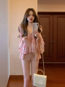 CHANGTONG | Floral Irregular V-Neck Blouse