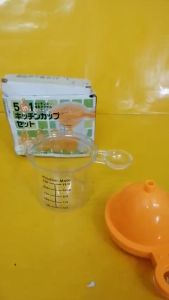 Bộ 5 món tiện dụng trong nhà bếp (vắt chanh nạo tách trứng ống rót ly đo lường) (mã 62)