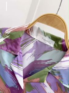 Set 2 ชิ้น พิมพ์ลาย เสื้อเชิ้ตครอปแขนสั้น + กางเกงขายาว TT22353