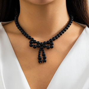 Fashionable Simplicity Pearl Butterfly Knot Clavicle Necklace for Women Photography Props Trendy Jewelry Bug Pattern Style