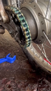 Chai dưỡng sên BZ  450ml Mỡ Bò Xanh Lithium Chính Hãng Chống Văng Cao Cấp Sử Dụng Hiệu Quả Cho Mọi Loại Sên