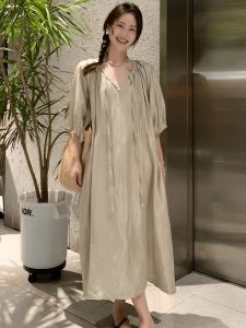 ชุดเดรสยาวสไตล์วินเทจสำหรับผู้หญิง ฤดูใบไม้ร่วง 2025 ดีไซน์ใหม่ ทรงหลวม หรูหรา แขนยาว คอเหลี่ยม กระโปรงทรงเอ