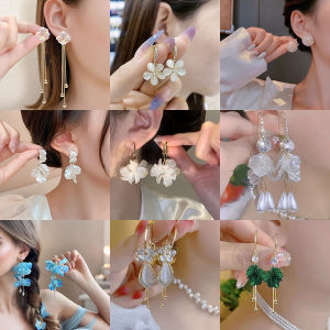 Elegant French Imitation Shell Earrings Womens Small Design Sensation Super Fairy Petal Ear Decorations Flower Series