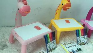 Bàn vẽ máy chiếu cho trẻ em bàn vẽ máy chiếu đa năng hoạt hình bảng viết graffiti trẻ em có âm thanh và ánh sáng đi kèm